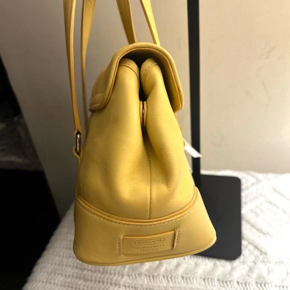 Vintage Coach Yellow Hamptons Bag ππ§ - Picture 6 of 17